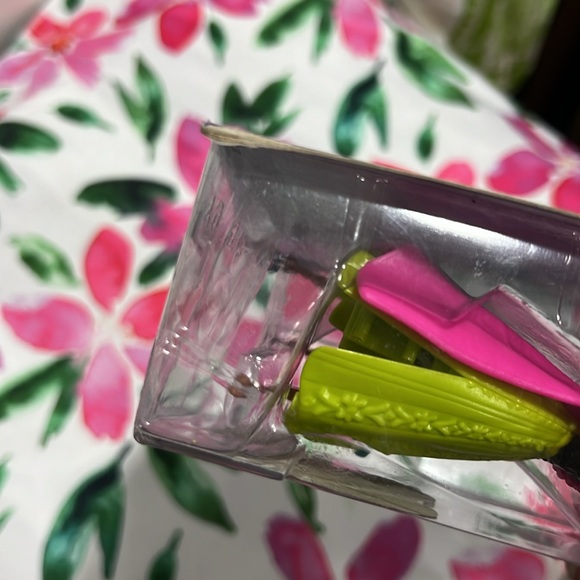 MagiClip Doll Disney’s Frozen Anna of Arendelle - Picture 5 of 5